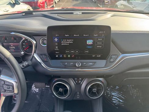 Used 2025 Chevrolet Blazer LT image 18