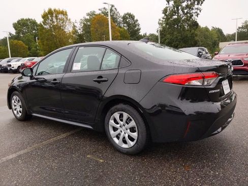 Used 2021 Toyota Corolla LE w/ Carpet Mat Package (TMS) FWD image 6