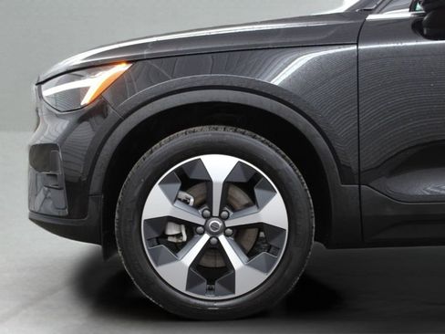 Used 2024 Volvo XC40 B5 Plus AWD/4WD image 6