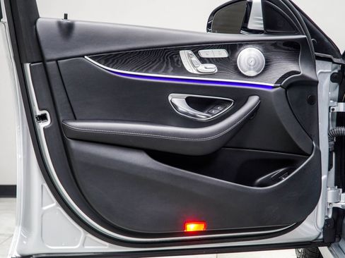 Used 2020 Mercedes-Benz E 350 4MATIC Sedan w/ Parking Assistance Package image 31