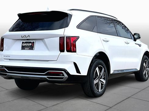 Used 2023 Kia Sorento S image 12