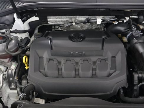 Used 2024 Volkswagen Tiguan SE R-Line image 28