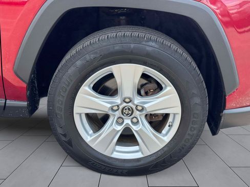 Used 2019 Toyota RAV4 XLE w/ Convenience Package AWD/4WD image 8