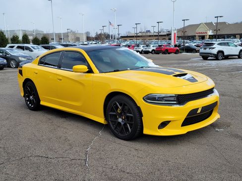 Used 2017 Dodge Charger R/T image 31
