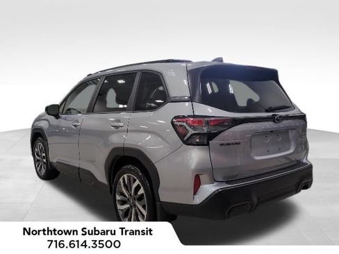 Used 2025 Subaru Forester Touring AWD/4WD image 3