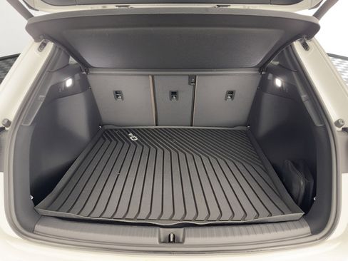 Used 2024 Audi Q4 e-tron Premium Plus image 13