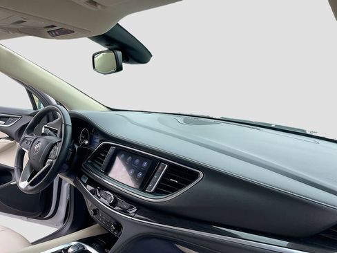 Used 2022 Buick Enclave Essence w/ Sport Touring Edition image 20