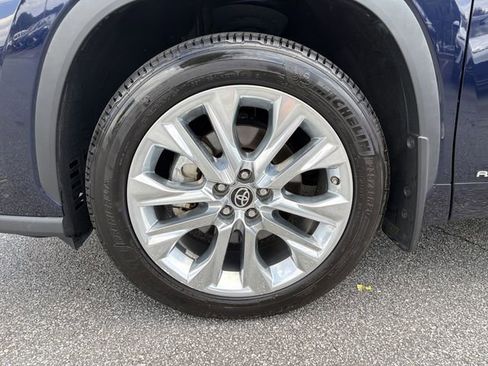 Used 2022 Toyota Highlander Limited AWD/4WD image 11