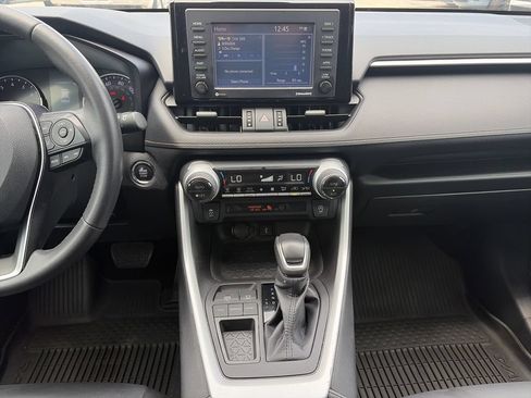 Used 2022 Toyota RAV4 XLE Premium FWD image 15