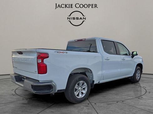 Used 2020 Chevrolet Silverado 1500 LT w/ Remote Start Package image 5