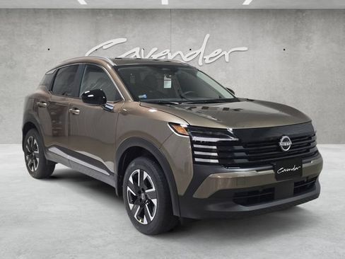 New 2026 Nissan Kicks SV AWD/4WD image 2