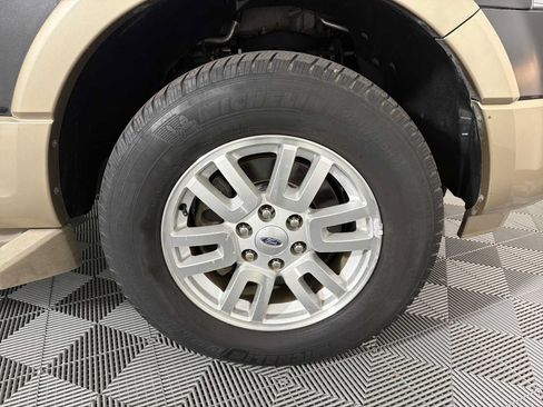 Used 2011 Ford Expedition XLT w/ 202A Rapid Spec Order Code RWD image 11