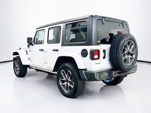 Used 2024 Jeep Wrangler Unlimited w/ LED Headlamp & Fog Lamp Group AWD/4WD image 5