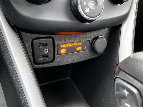 Used 2019 Chevrolet Trax LT image 34