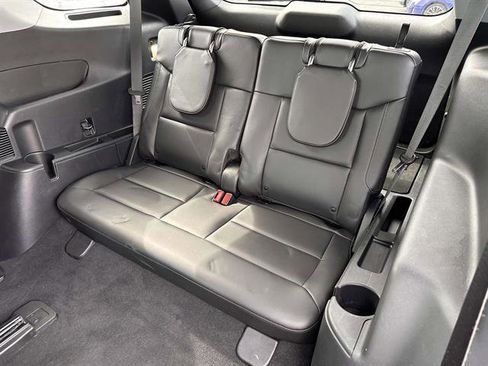 Used 2022 Ford Explorer XLT w/ Equipment Group 202A image 10