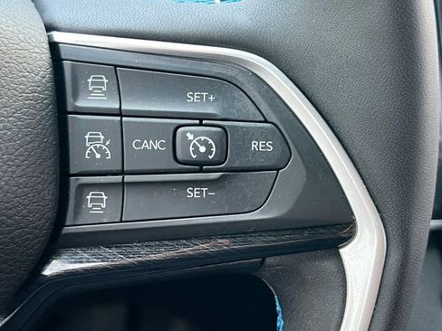 Used 2023 Jeep Grand Cherokee Trailhawk AWD/4WD image 24