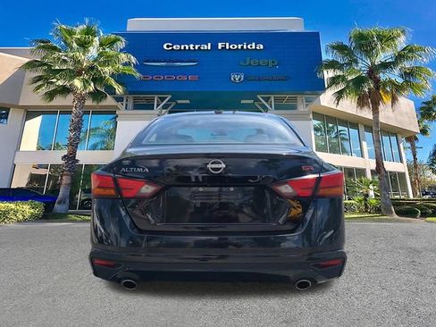 Used 2024 Nissan Altima 2.5 SR FWD image 6