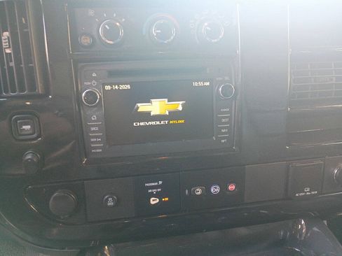 Used 2017 Chevrolet Express 2500 RWD image 11