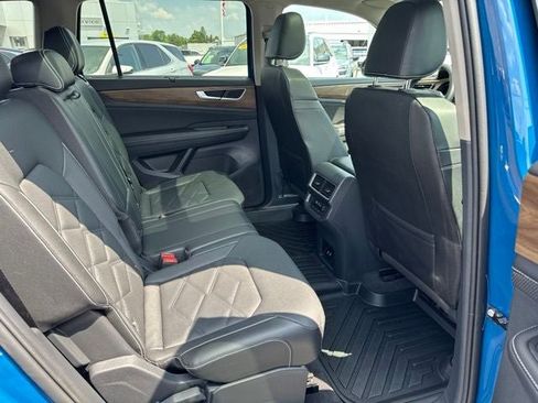 Used 2025 Volkswagen Atlas SE AWD/4WD image 25