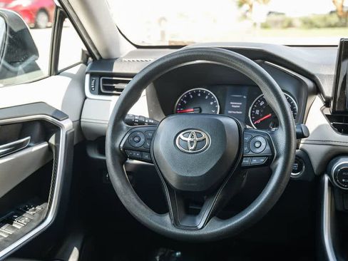 Used 2021 Toyota RAV4 XLE FWD image 12