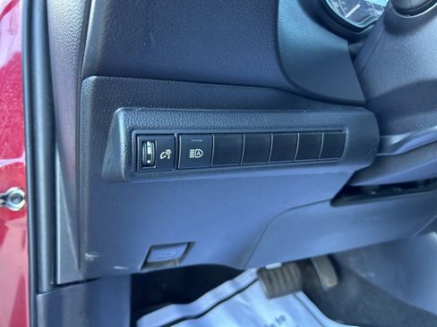 Used 2022 Toyota Corolla LE image 15