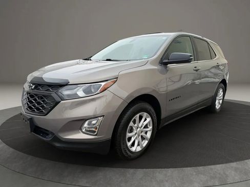 Used 2018 Chevrolet Equinox LT image 1