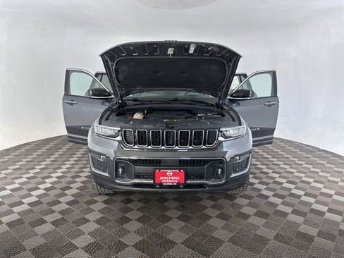 Used 2021 Jeep Grand Cherokee L Overland w/ Luxury Tech Group IV AWD/4WD image 10