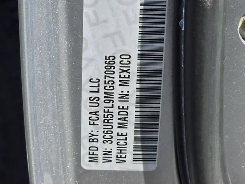 Used 2021 RAM 2500 Laramie AWD/4WD image 32