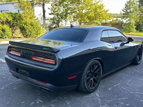 Used 2015 Dodge Challenger SRT Hellcat RWD image 4