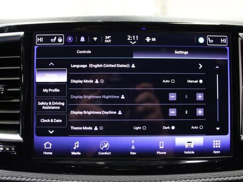 Used 2025 Chrysler Pacifica Limited image 19