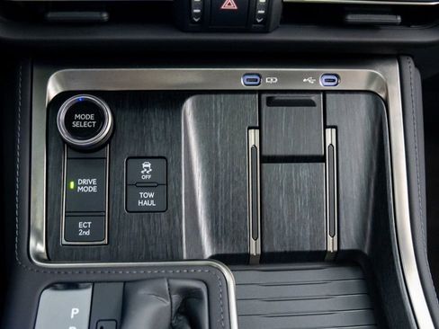 Used 2025 Lexus GX 550 w/ Cold Area Package image 29