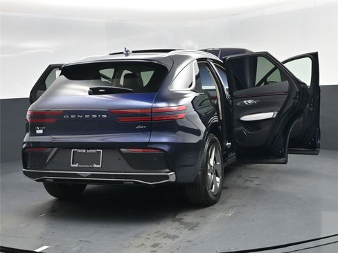 New 2026 Genesis GV70 2.5T Advanced image 31