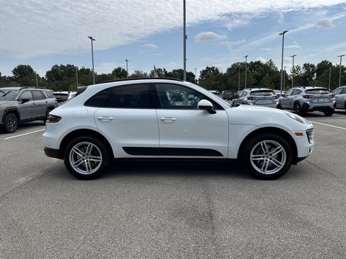 Used 2018 Porsche Macan AWD/4WD image 2