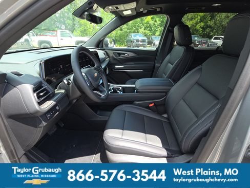 New 2026 Chevrolet Traverse LT w/ Sun and Wheel Package FWD image 15