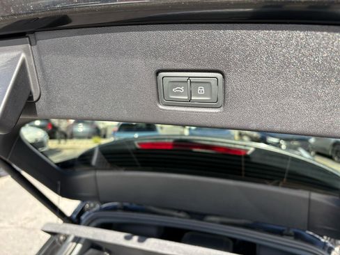 Used 2024 Audi Q4 e-tron Premium Plus w/ Premium Plus image 20