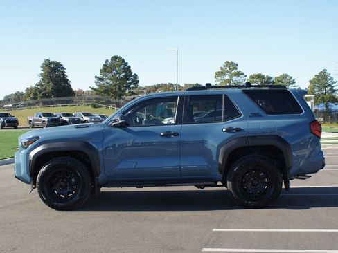 Used 2025 Toyota 4Runner TRD Off-Road Premium image 13