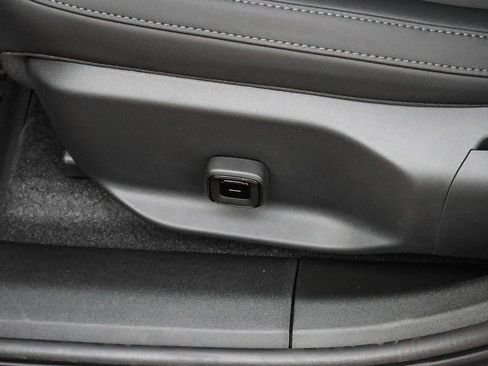 New 2026 Volvo EX30 Plus w/ Protection Package image 27