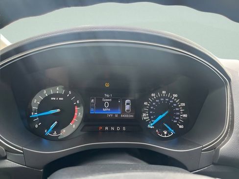 Used 2017 Ford Fusion SE FWD image 23