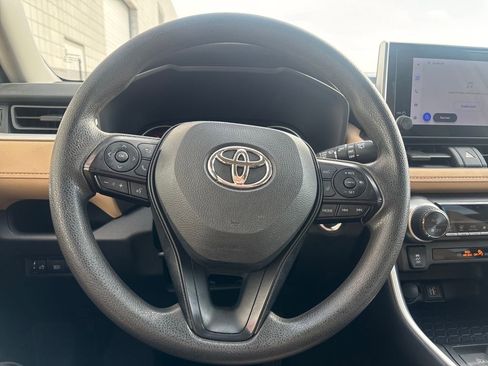 Used 2023 Toyota RAV4 XLE image 19