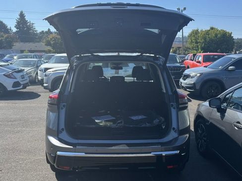 New 2026 Nissan Rogue Platinum w/ Platinum Premium Package image 9