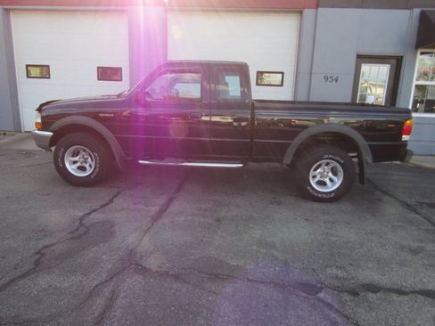 Used 1999 Ford Ranger XLT image 2