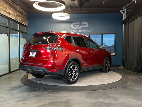 Used 2020 Nissan Rogue SV w/ Sun & Sound Touring Package AWD/4WD image 3