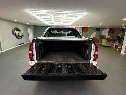 Used 2011 Chevrolet Avalanche LT image 24