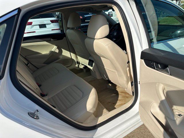 Used 2015 Volkswagen Passat 1.8T SE FWD image 11