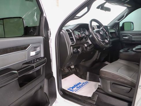 Used 2022 RAM 2500 Big Horn w/ Cold Weather Group image 3