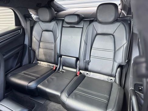 Used 2023 Porsche Cayenne GTS AWD/4WD image 33