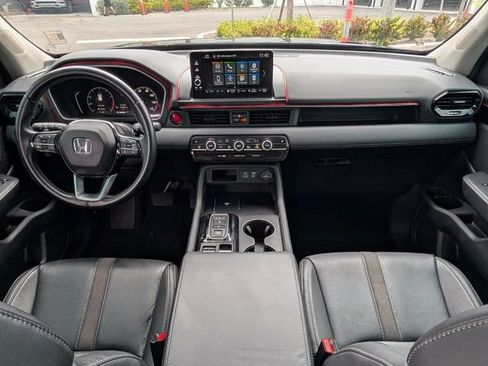 Used 2025 Honda Pilot EX-L image 14
