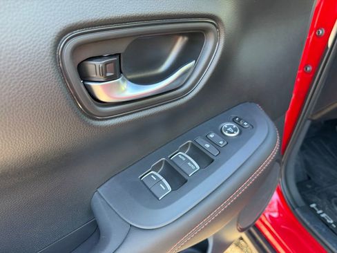 New 2026 Honda HR-V Sport image 12