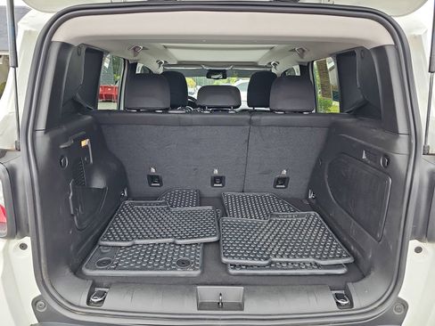 Used 2023 Jeep Renegade Latitude w/ Sun/Sound Group AWD/4WD image 13