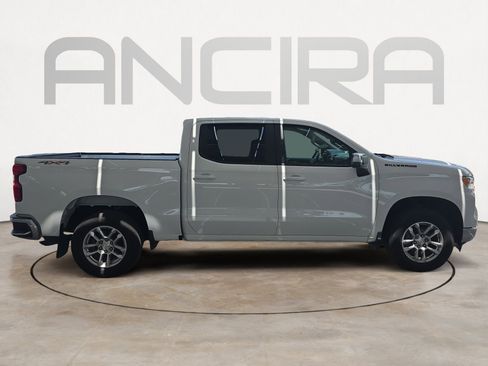 Used 2024 Chevrolet Silverado 1500 LT AWD/4WD image 9